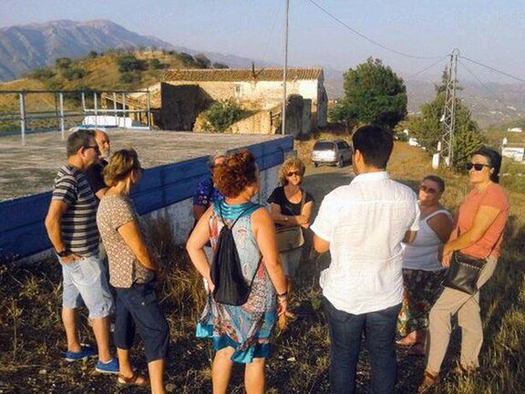 Reunión de miembros de IU con ciudadanos