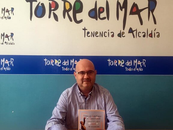 Presentaciçon del libro de feria Torre del Mar